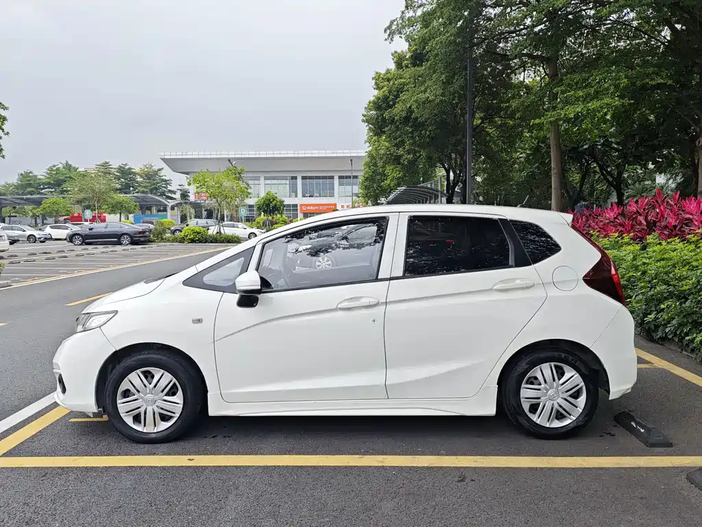 Honda Fit 2018 — фото 4