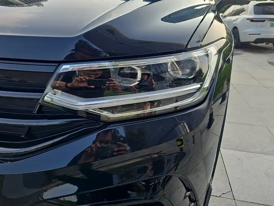 Volkswagen Tiguan L 2024