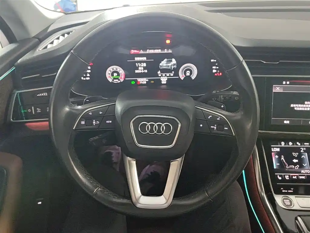 Audi Q7 2021 — фото 17