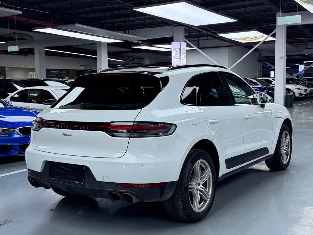 Porsche Macan 2019 — фото 20