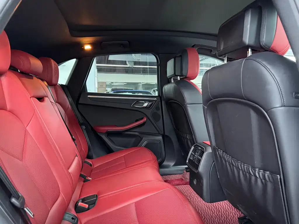 Porsche Macan 2019 — фото 15