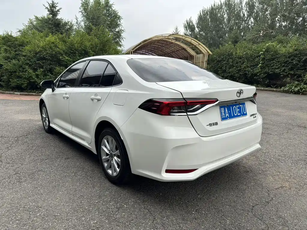 Toyota Corolla 2023 — фото 19