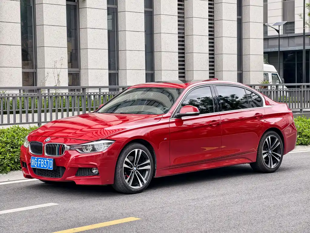 BMW 3 Series 2018 — фото 17