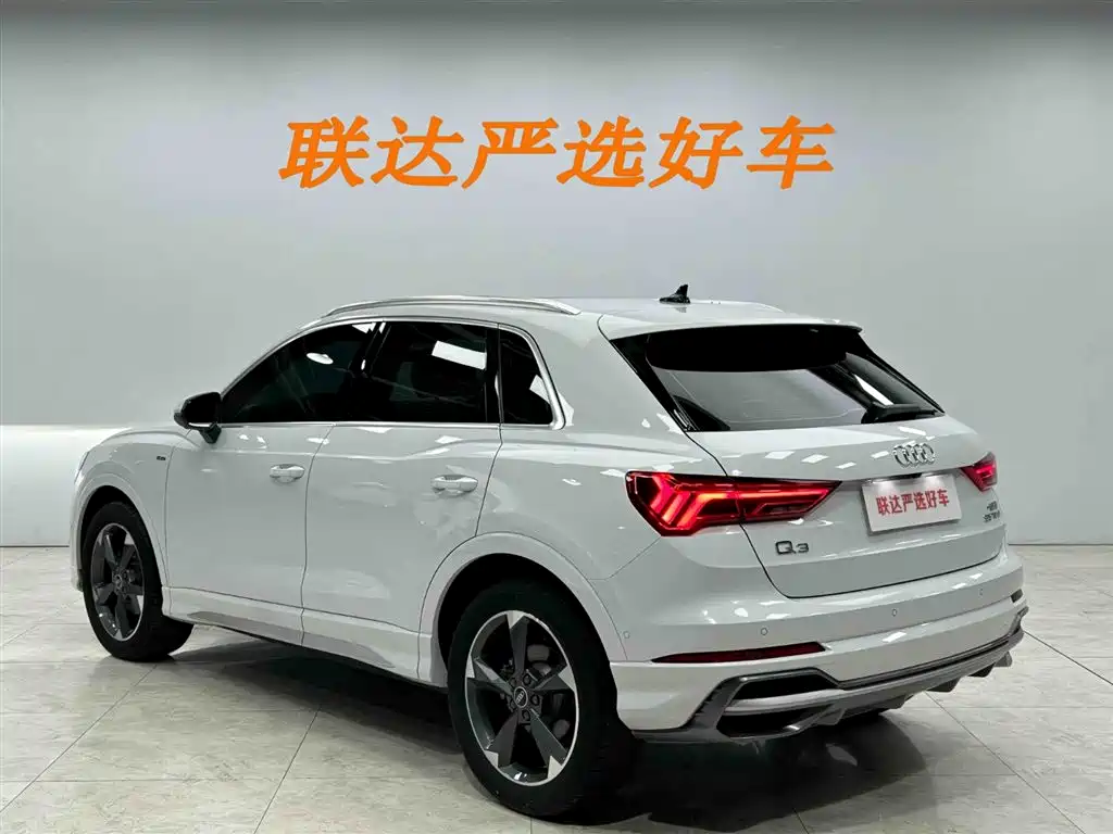 Audi Q3 2022 — фото 23