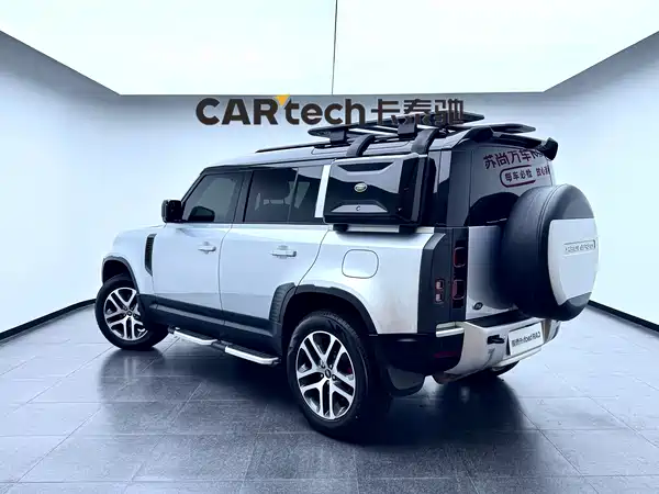 Land Rover Defender 2021