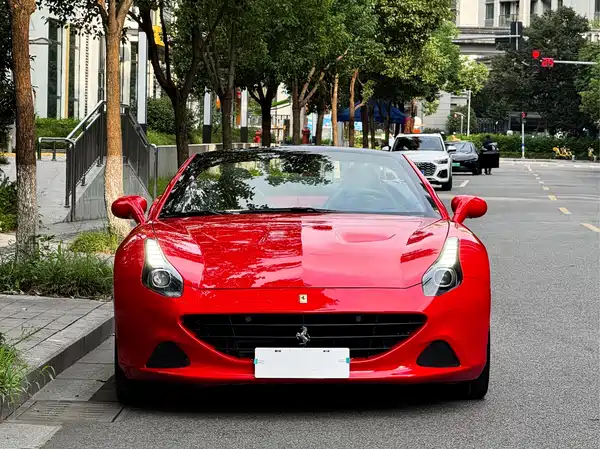 Ferrari California T 2015
