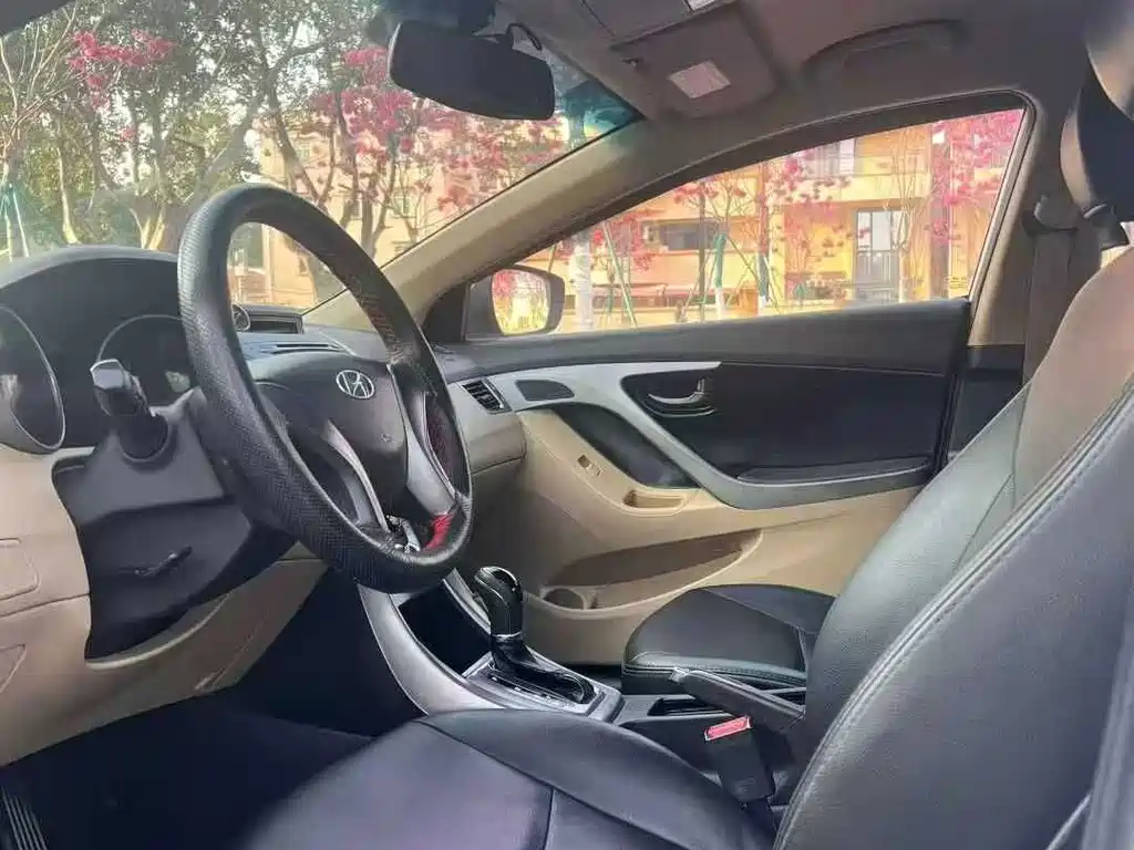 Hyundai Elantra 2013