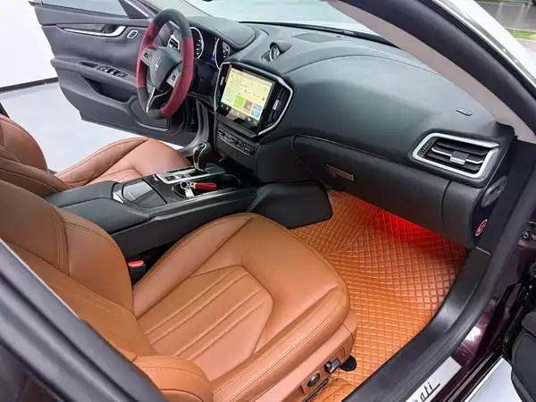 Maserati Ghibli 2015