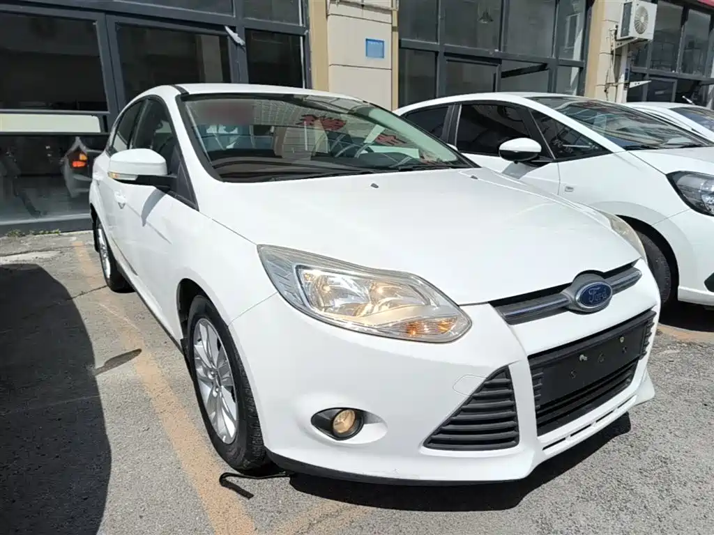 Ford Focus 2014 — фото 4