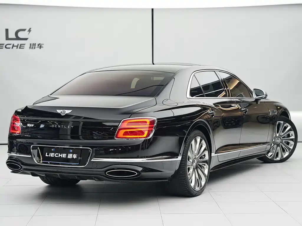 Bentley Flying Spur PHEV 2025 — фото 20