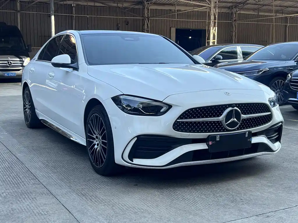Mercedes-Benz C-Class 2024
