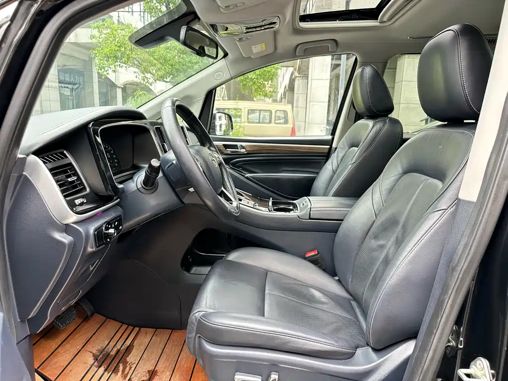 GAC Motor Trumpchi M8 2022 — фото 4