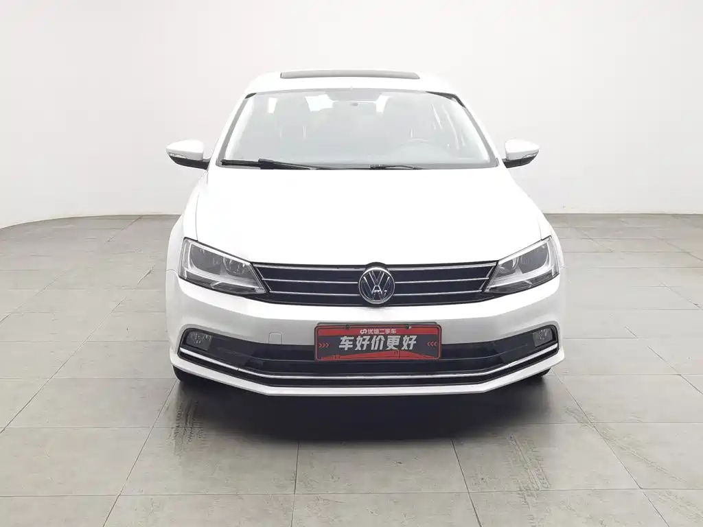 Volkswagen Sagitar 2016