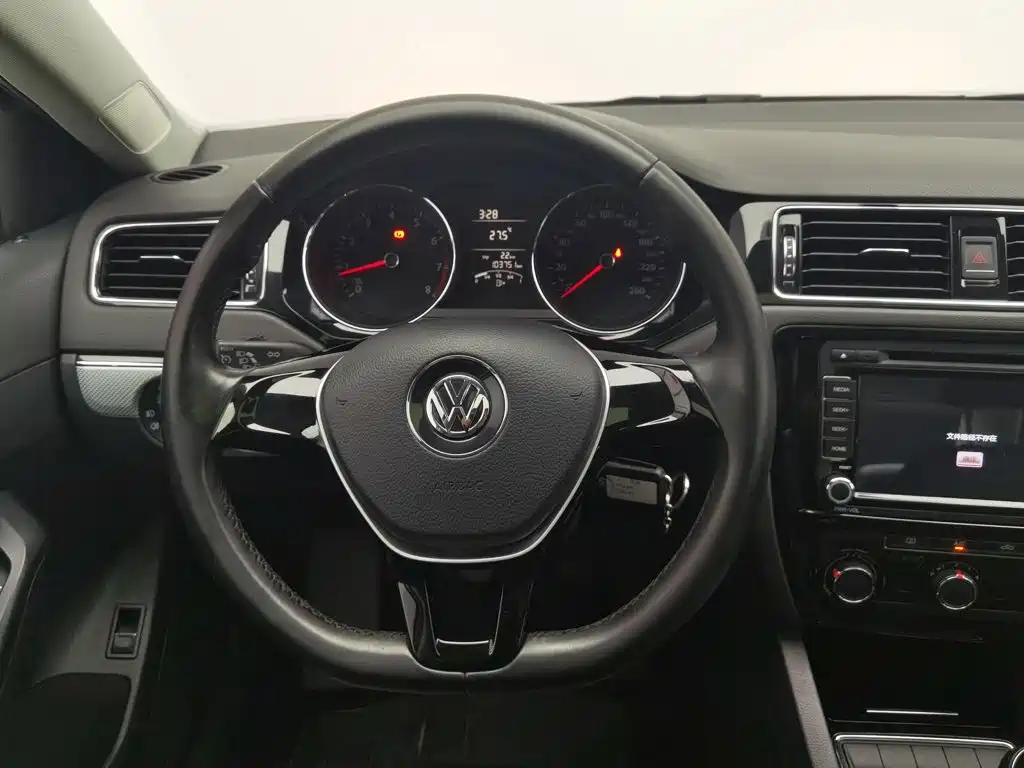 Volkswagen Sagitar 2016 — фото 11