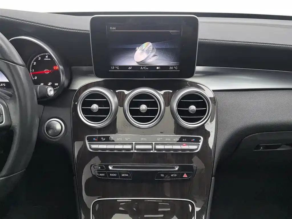 Mercedes-Benz GLC 2017 — фото 12