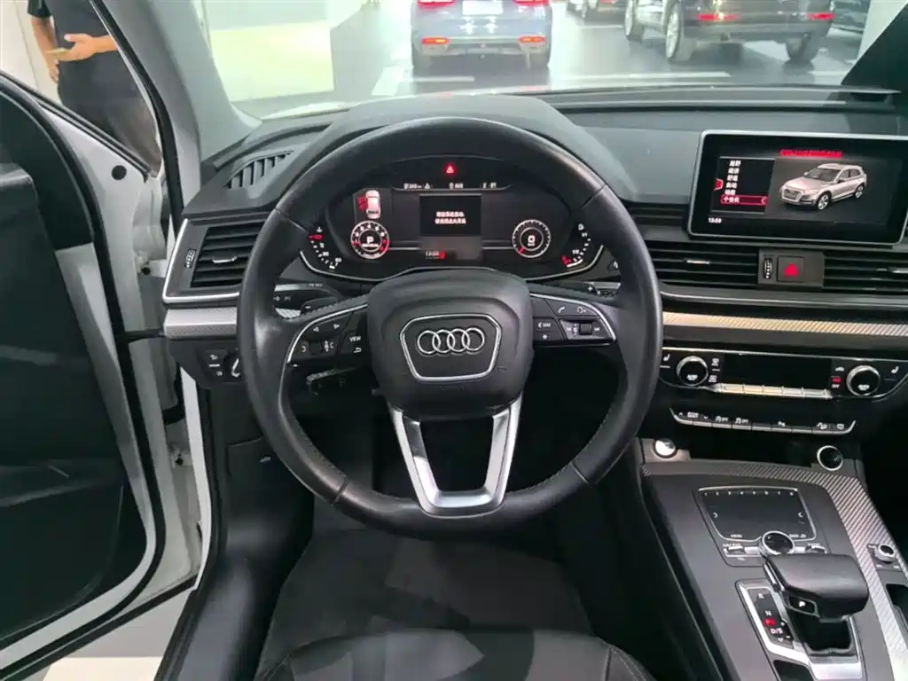 Audi Q5L 2019 — фото 11