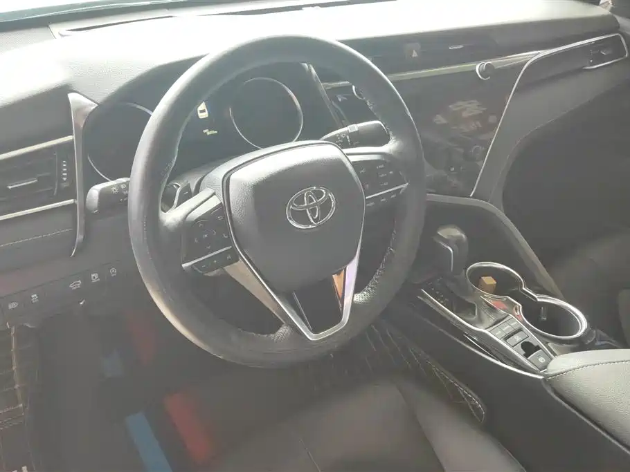 Toyota Camry 2020 — фото 12