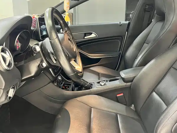 Mercedes-Benz CLA 2015