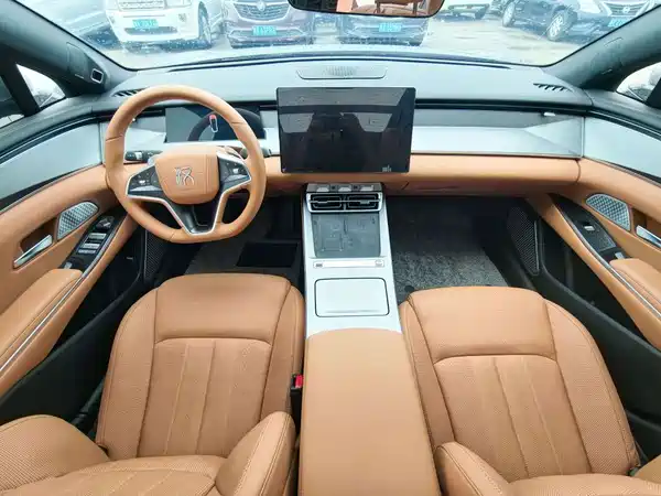 BYD Han L 2025