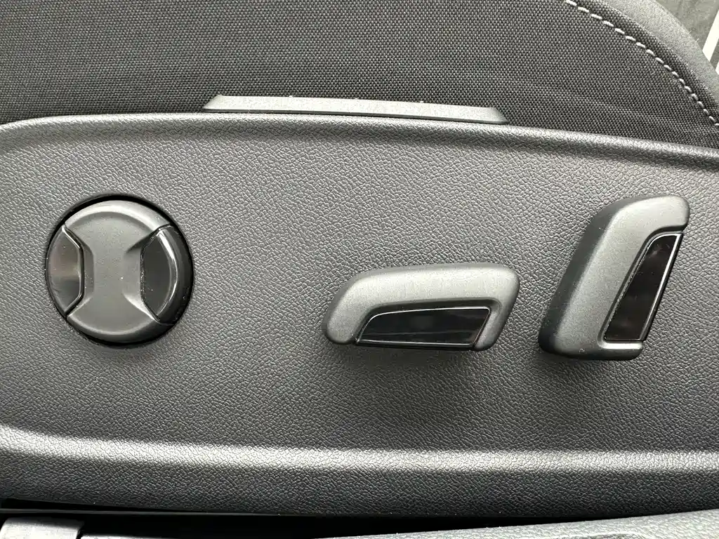 Volkswagen Golf 2023 — фото 13