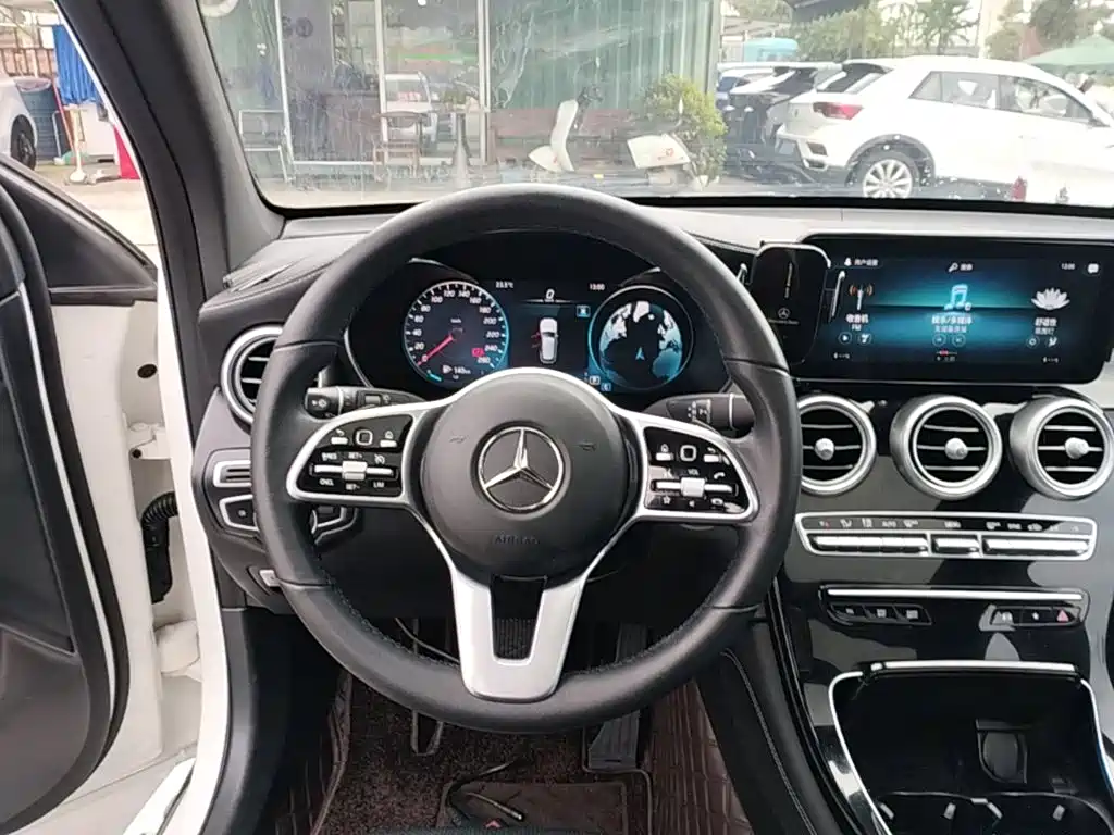 Mercedes-Benz GLC 2020 — фото 11