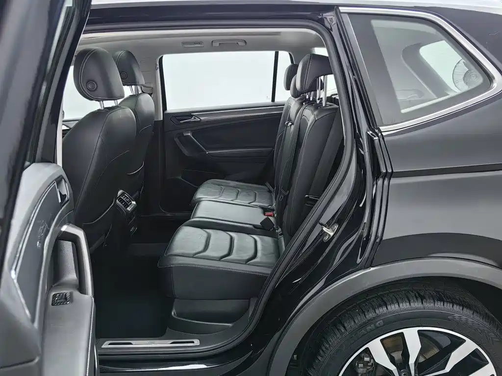Volkswagen Tiguan L 2021 — фото 15