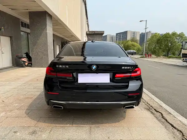 BMW 5 Series 2022