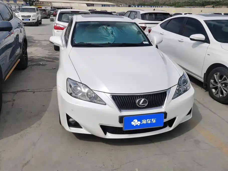 Lexus IS 2012
