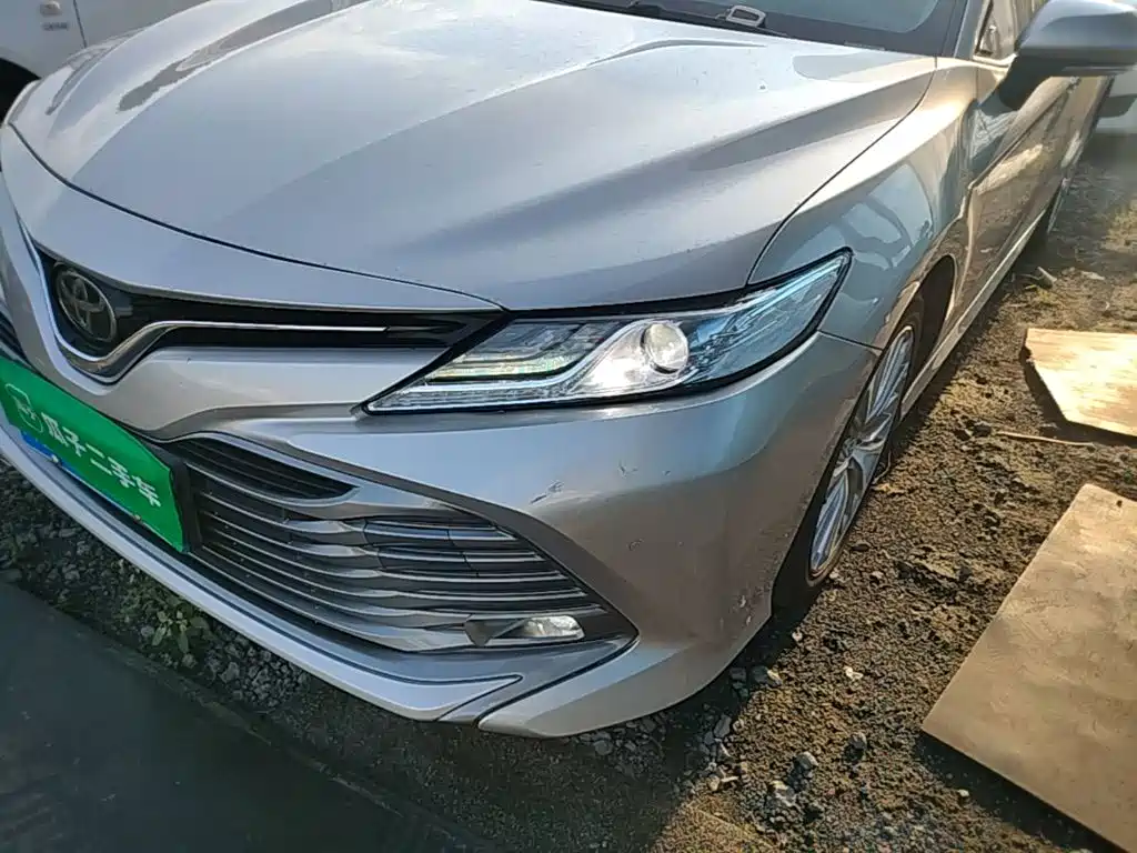 Toyota Camry 2019 — фото 24