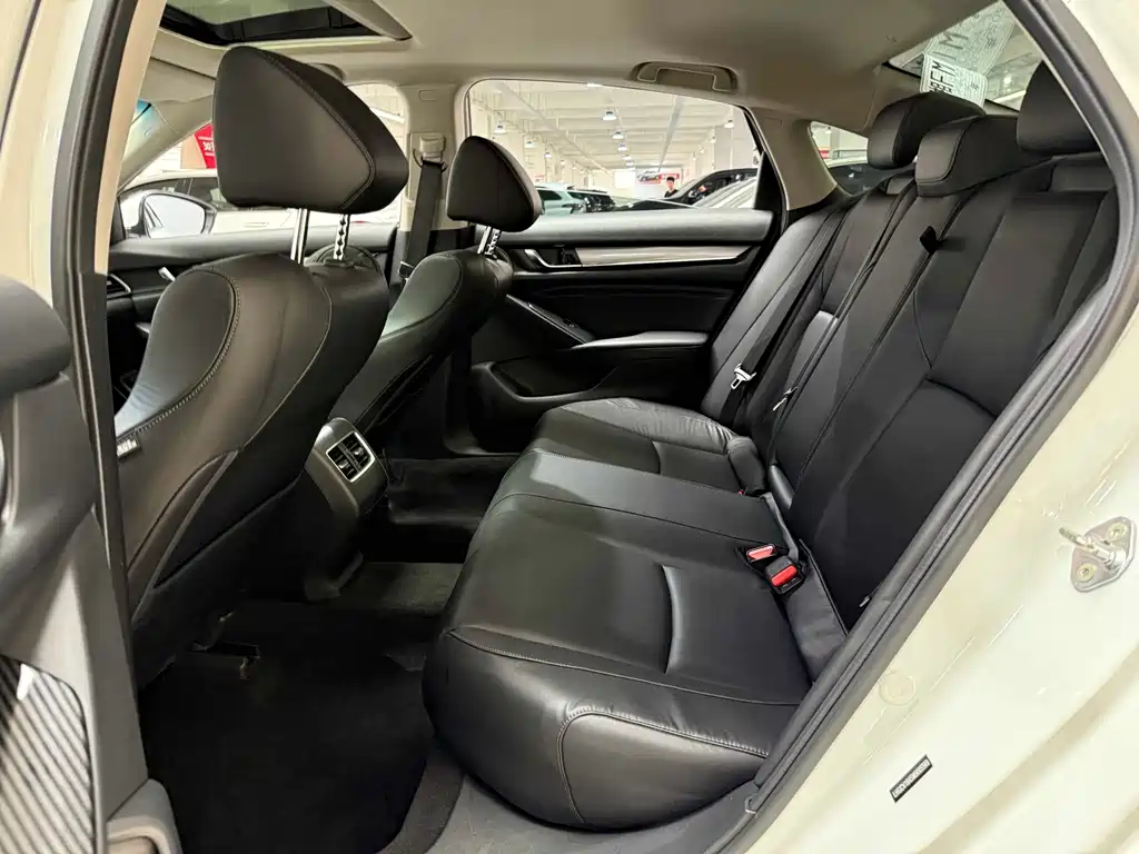 Honda Accord 2019 — фото 9