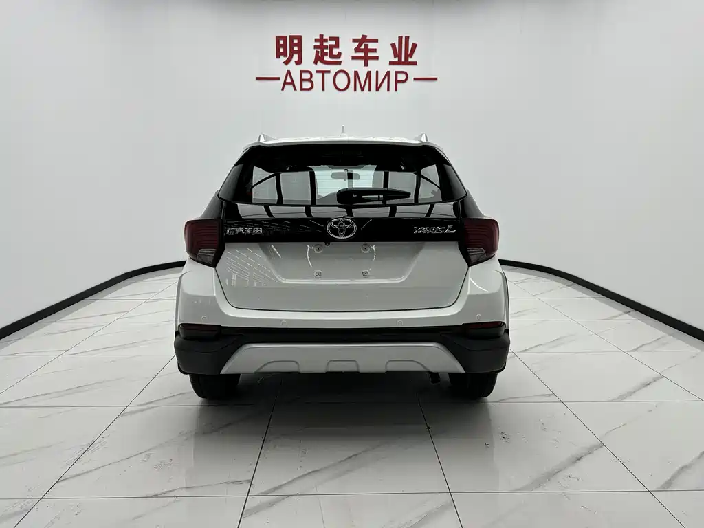 Toyota Yaris L 2023 — фото 10