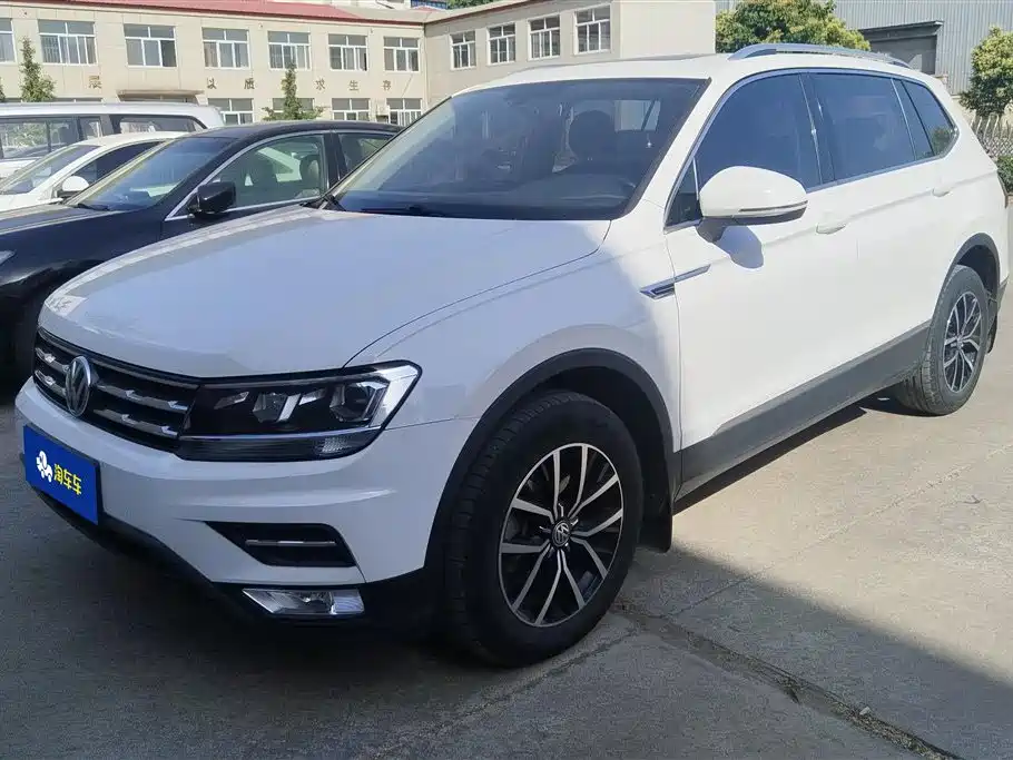 Volkswagen Tiguan L 2019 — фото 1