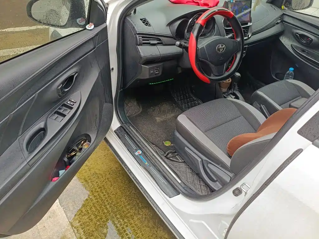 Toyota Yaris L 2020 — фото 14