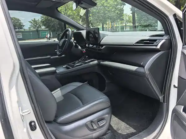 Toyota Sienna 2024