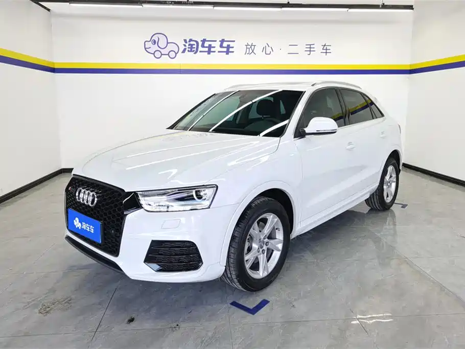 Audi Q3 2018 — фото 1