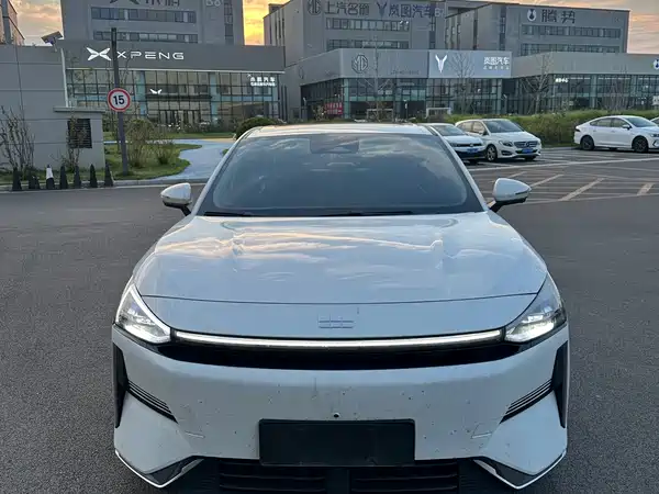 Geely Galaxy L6 2025
