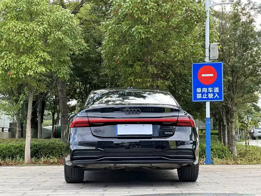 Audi A7L 2023 — фото 8