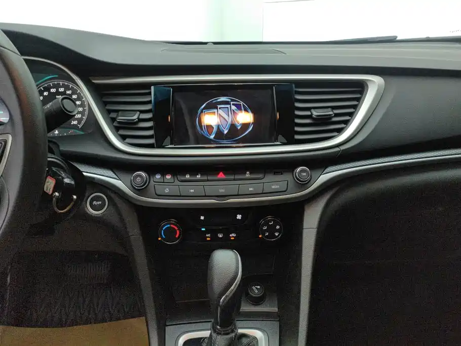 Buick Excelle 2021 — фото 12