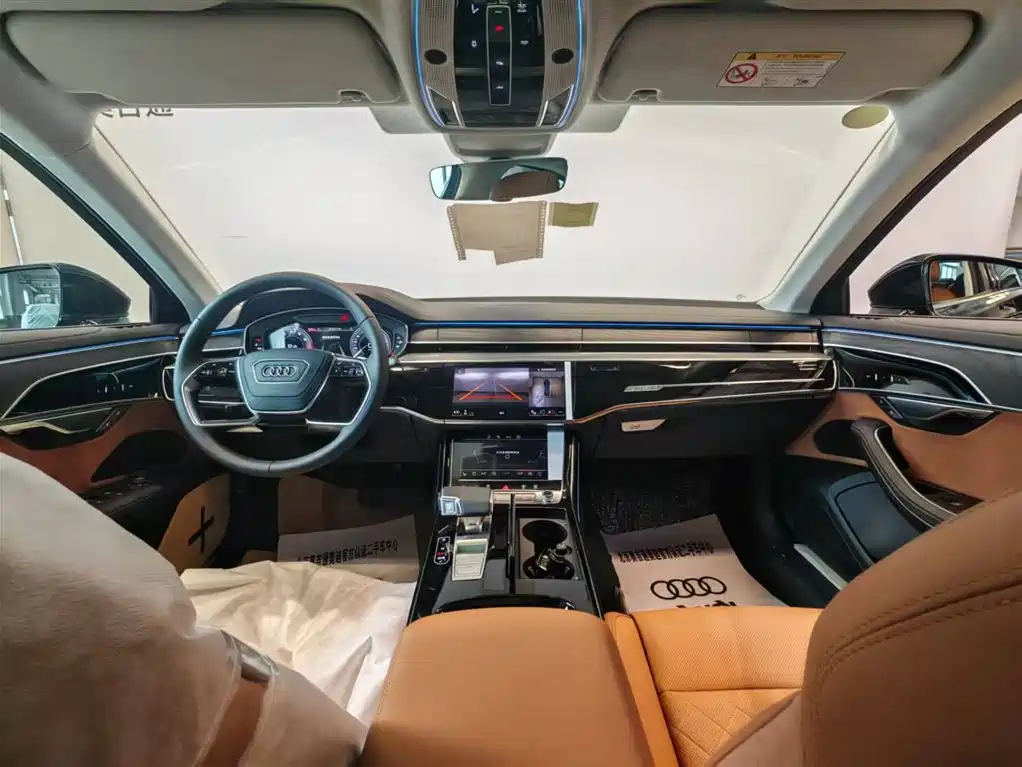 Audi A8 — фото 9