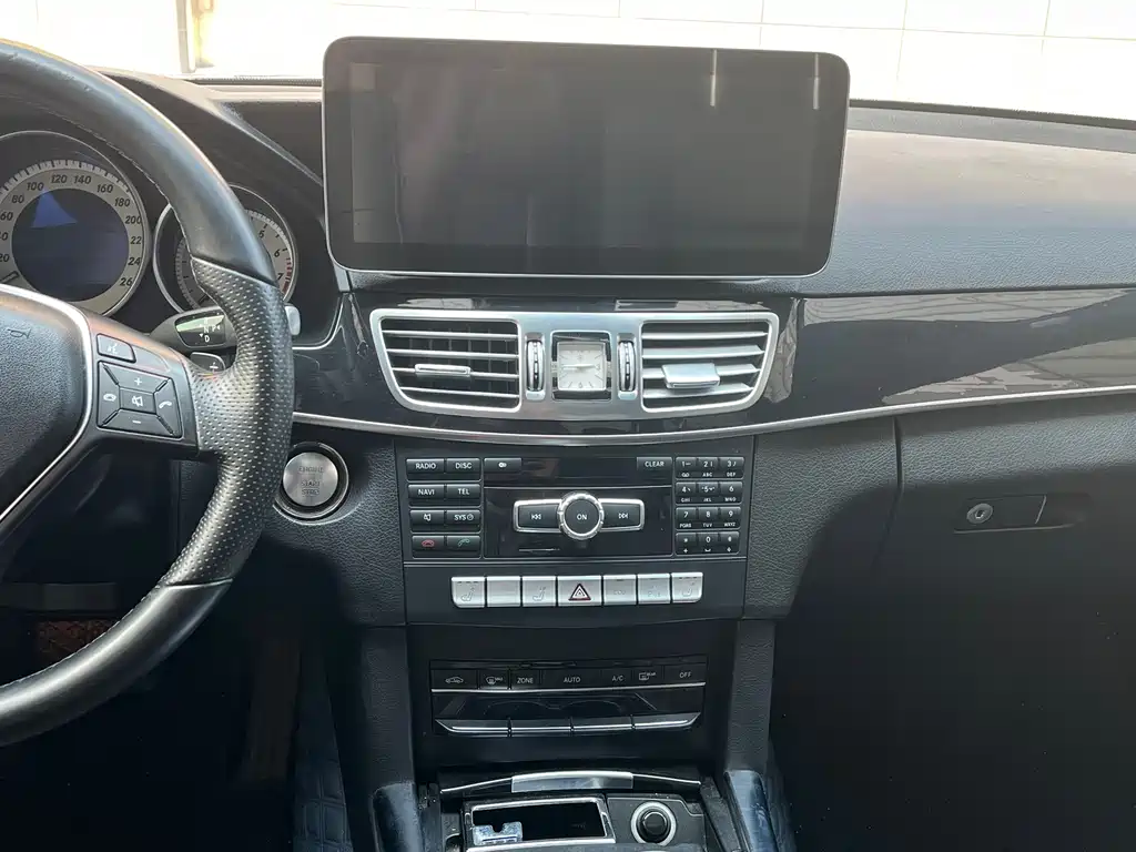 Mercedes-Benz E-Class 2015 — фото 8