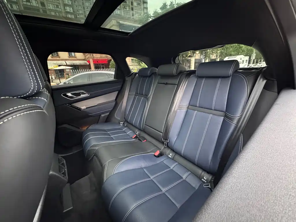 Land Rover Velar 2023 — фото 12