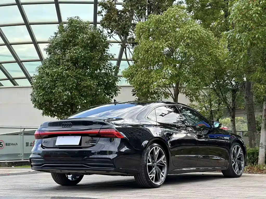 Audi A7L 2023 — фото 9