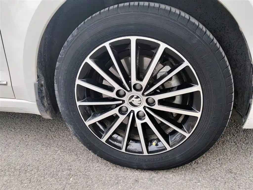 Skoda Octavia 2018 — фото 18