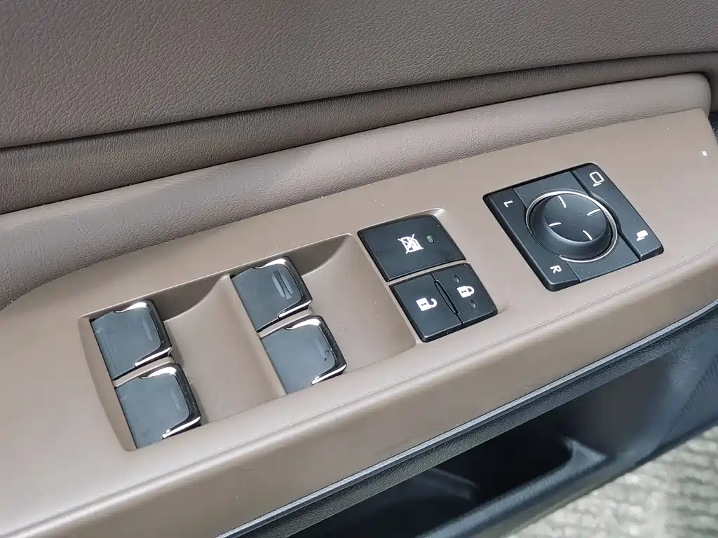 Lexus ES 2025 — фото 15