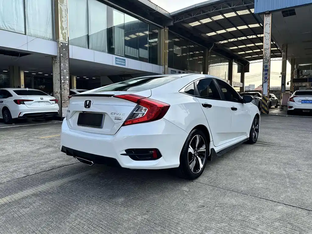 Honda Civic 2019 — фото 7