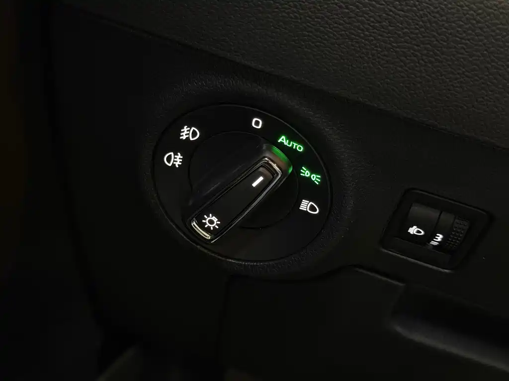 Skoda Karoq 2021 — фото 18