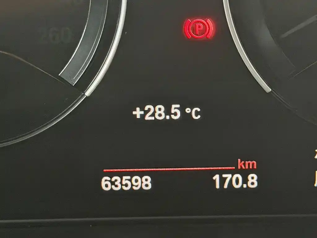 BMW 1 Series 2022 — фото 12