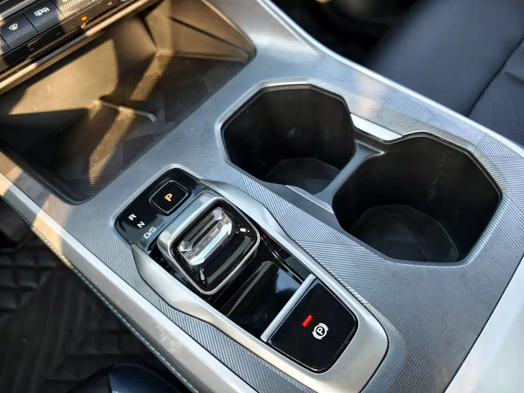 GAC Motor Trumpchi GS3 2025 — фото 21