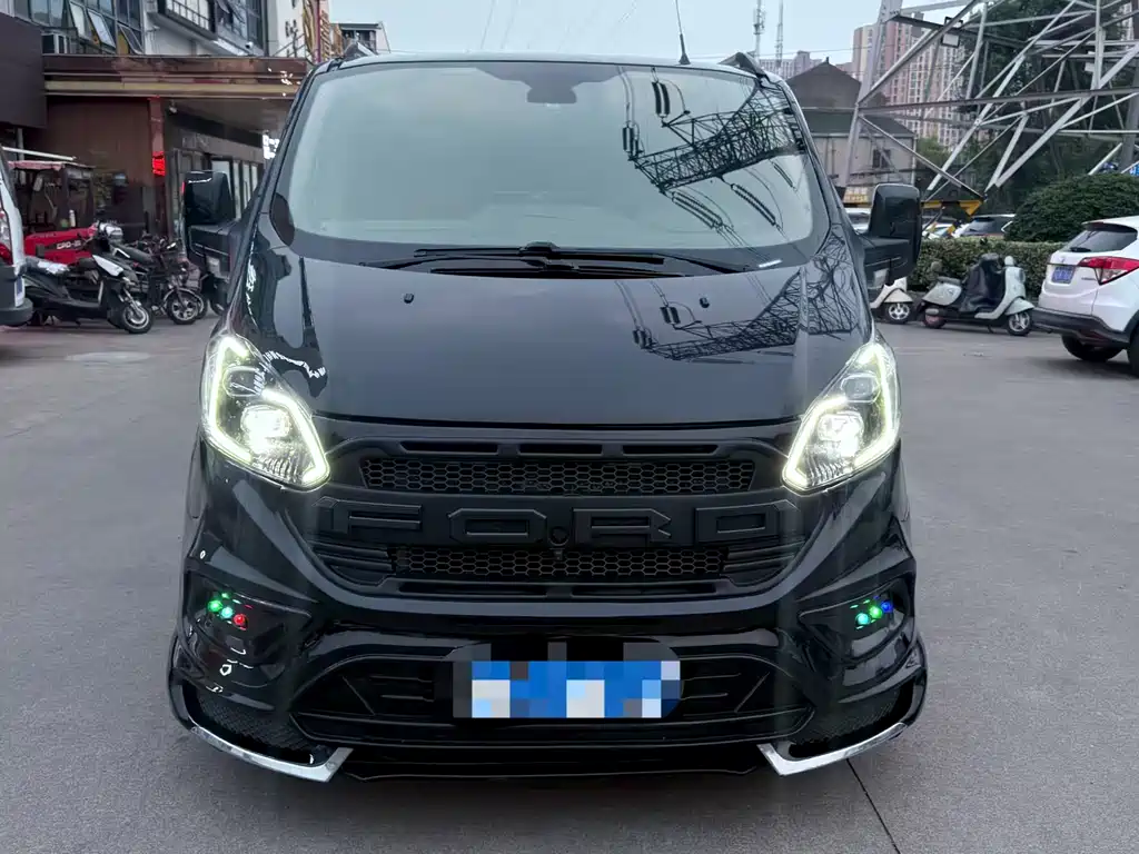 Ford Tourneo 2023 — фото 1