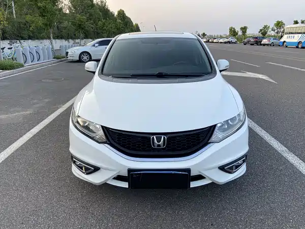Honda Jade 2015